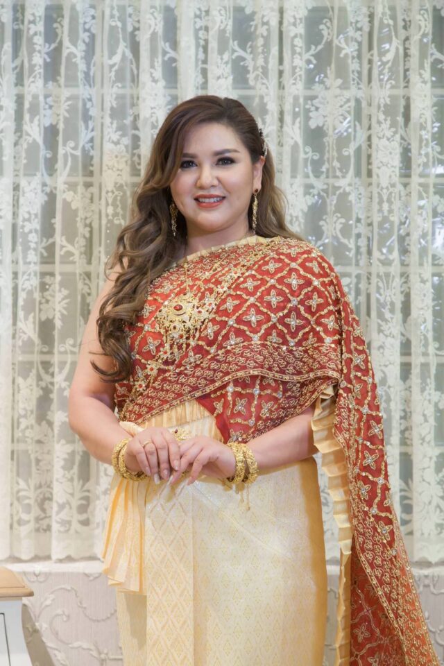 plussize by tata ร้านเช่าชุดราตรีคนอ้วน คนอวบ ขาย ตัด ชุดออกงานคนอ้วน ชุดราตรีไซส์ใหญ่ ชุดเดรสไปงานแต่งงานสาวอวบอ้วน