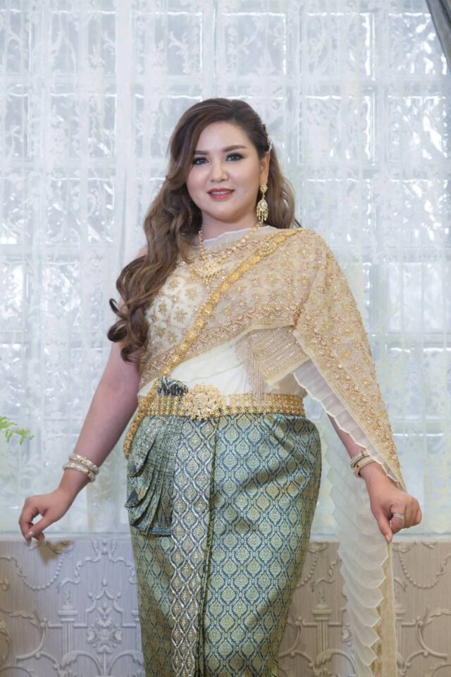 plussize by tata ร้านเช่าชุดราตรีคนอ้วน คนอวบ ขาย ตัด ชุดออกงานคนอ้วน ชุดราตรีไซส์ใหญ่ ชุดเดรสไปงานแต่งงานสาวอวบอ้วน