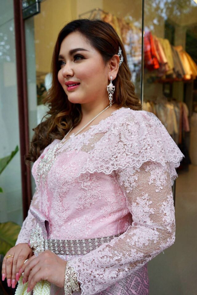 plussize by tata ร้านเช่าชุดราตรีคนอ้วน คนอวบ ขาย ตัด ชุดออกงานคนอ้วน ชุดราตรีไซส์ใหญ่ ชุดเดรสไปงานแต่งงานสาวอวบอ้วน