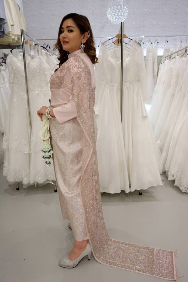 plussize by tata ร้านเช่าชุดราตรีคนอ้วน คนอวบ ขาย ตัด ชุดออกงานคนอ้วน ชุดราตรีไซส์ใหญ่ ชุดเดรสไปงานแต่งงานสาวอวบอ้วน