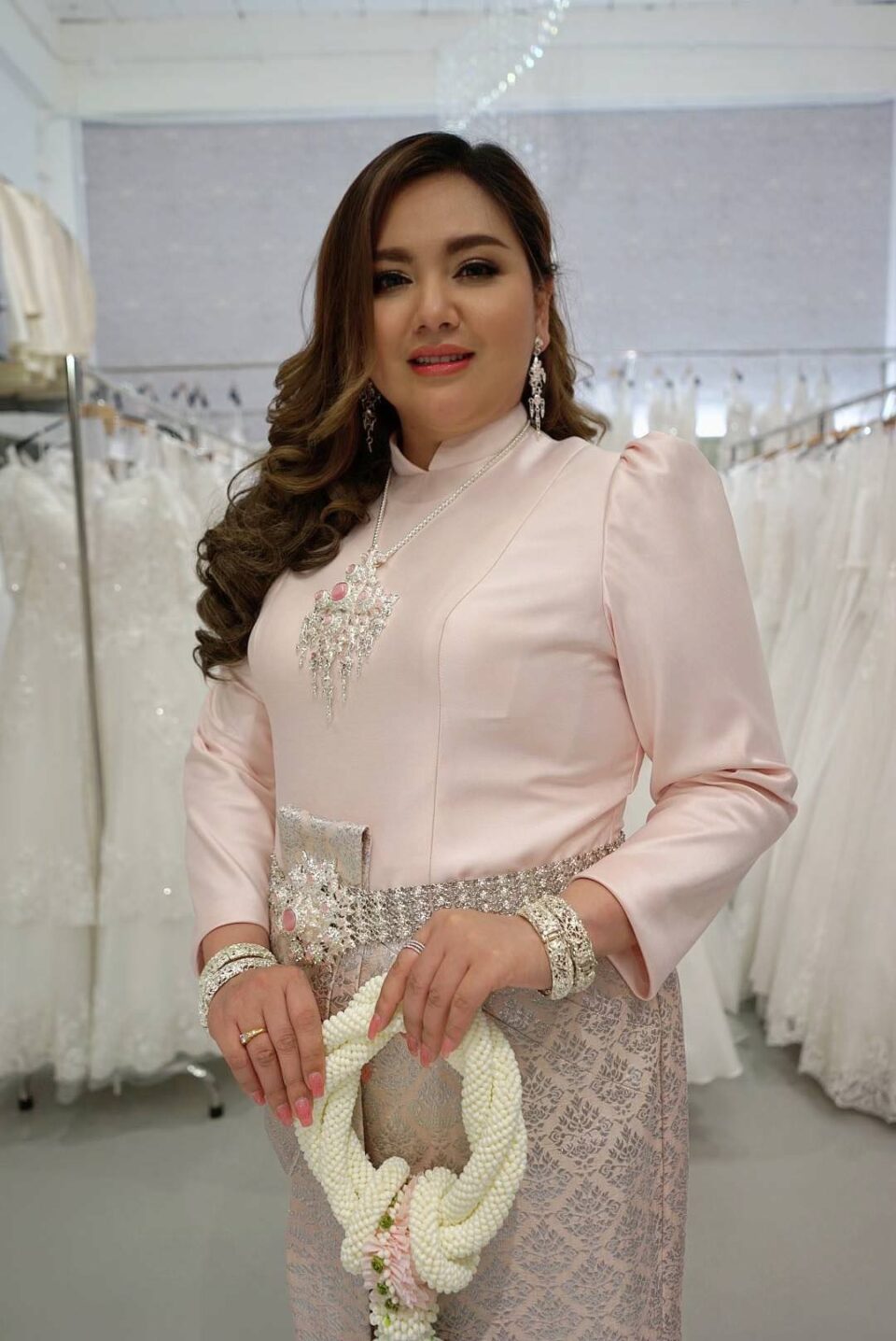 plussize by tata ร้านเช่าชุดราตรีคนอ้วน คนอวบ ขาย ตัด ชุดออกงานคนอ้วน ชุดราตรีไซส์ใหญ่ ชุดเดรสไปงานแต่งงานสาวอวบอ้วน