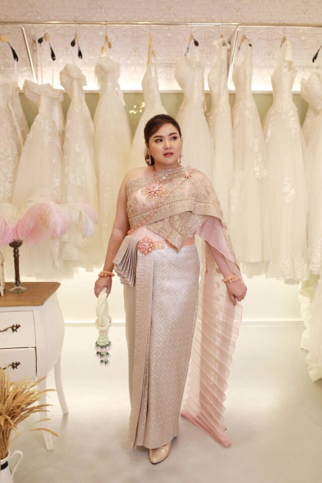plussize by tata ร้านเช่าชุดราตรีคนอ้วน คนอวบ ขาย ตัด ชุดออกงานคนอ้วน ชุดราตรีไซส์ใหญ่ ชุดเดรสไปงานแต่งงานสาวอวบอ้วน