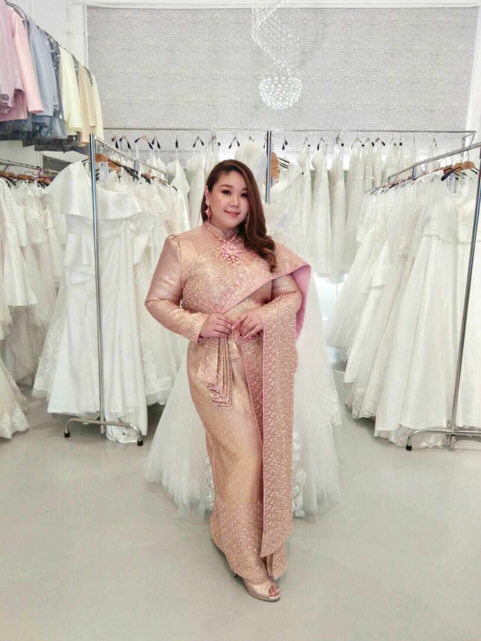 plussize by tata ร้านเช่าชุดราตรีคนอ้วน คนอวบ ขาย ตัด ชุดออกงานคนอ้วน ชุดราตรีไซส์ใหญ่ ชุดเดรสไปงานแต่งงานสาวอวบอ้วน