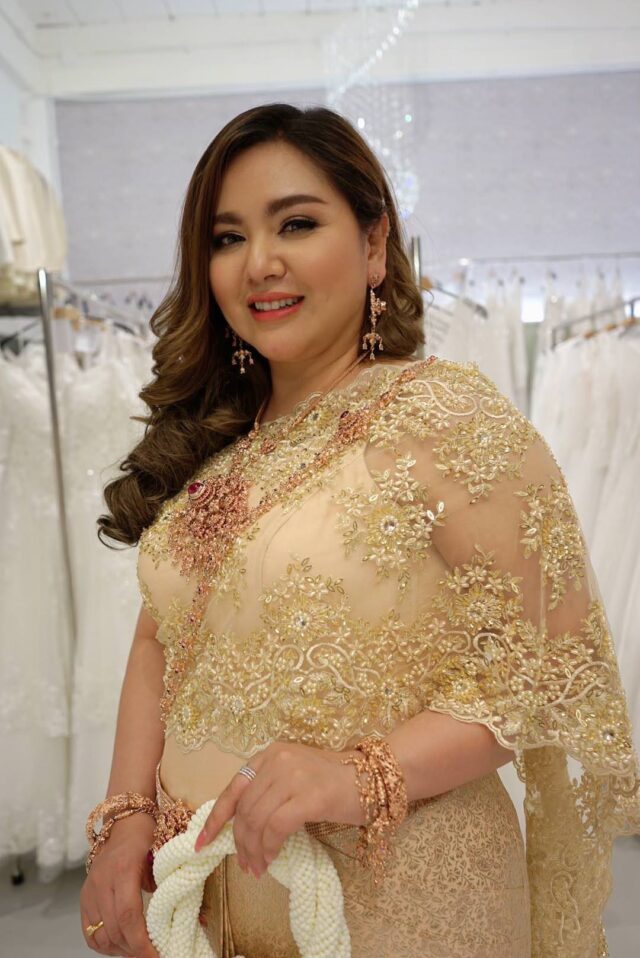 plussize by tata ร้านเช่าชุดราตรีคนอ้วน คนอวบ ขาย ตัด ชุดออกงานคนอ้วน ชุดราตรีไซส์ใหญ่ ชุดเดรสไปงานแต่งงานสาวอวบอ้วน