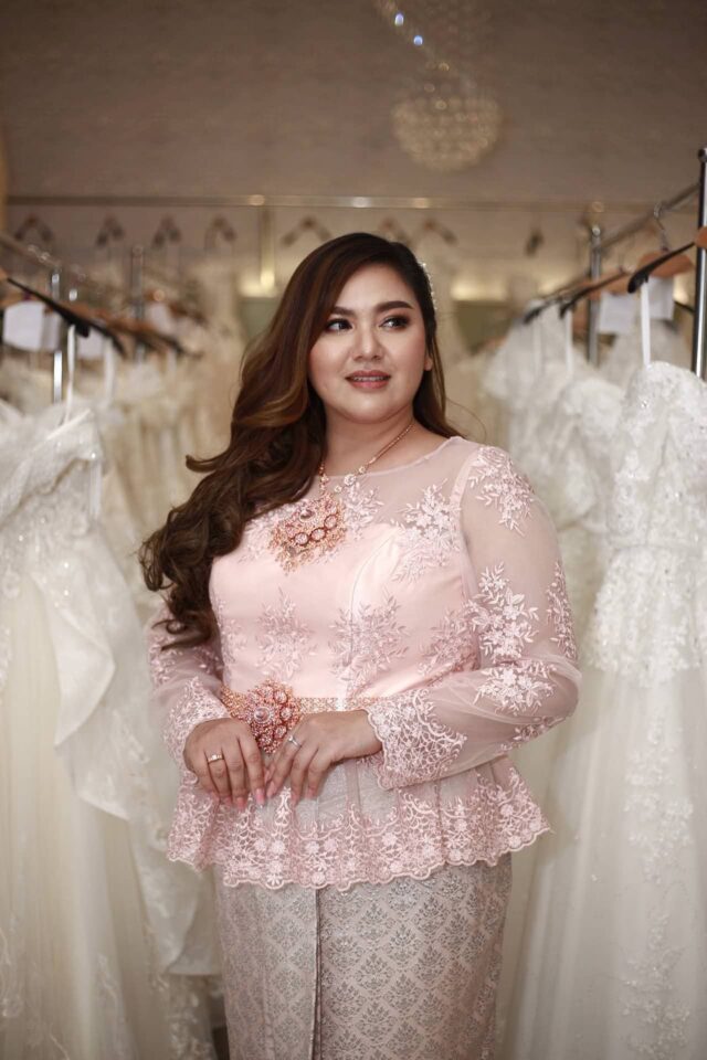 plussize by tata ร้านเช่าชุดราตรีคนอ้วน คนอวบ ขาย ตัด ชุดออกงานคนอ้วน ชุดราตรีไซส์ใหญ่ ชุดเดรสไปงานแต่งงานสาวอวบอ้วน