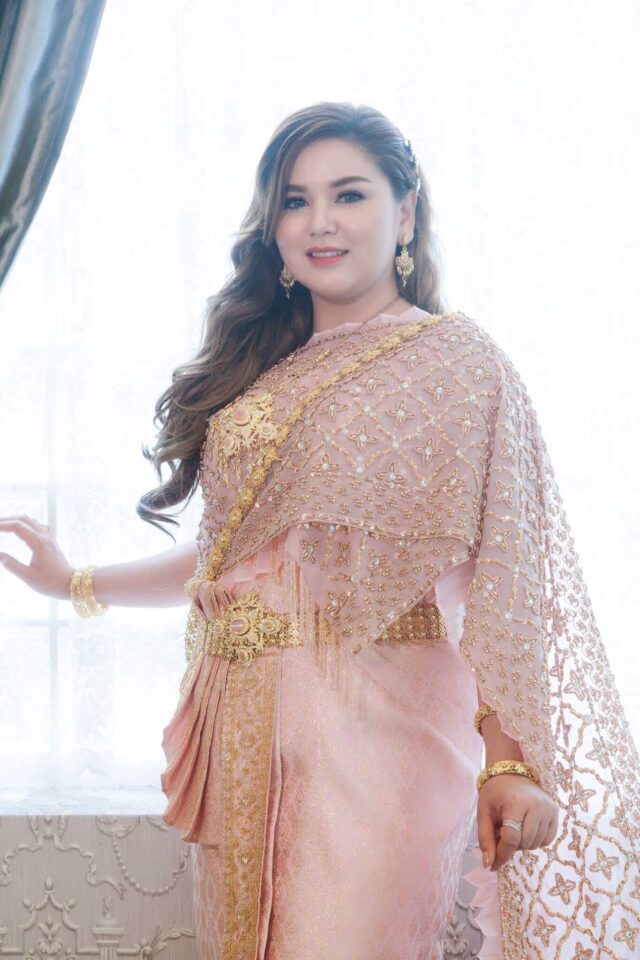 plussize by tata ร้านเช่าชุดราตรีคนอ้วน คนอวบ ขาย ตัด ชุดออกงานคนอ้วน ชุดราตรีไซส์ใหญ่ ชุดเดรสไปงานแต่งงานสาวอวบอ้วน