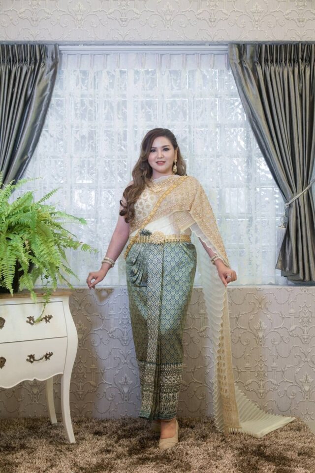 plussize by tata ร้านเช่าชุดราตรีคนอ้วน คนอวบ ขาย ตัด ชุดออกงานคนอ้วน ชุดราตรีไซส์ใหญ่ ชุดเดรสไปงานแต่งงานสาวอวบอ้วน