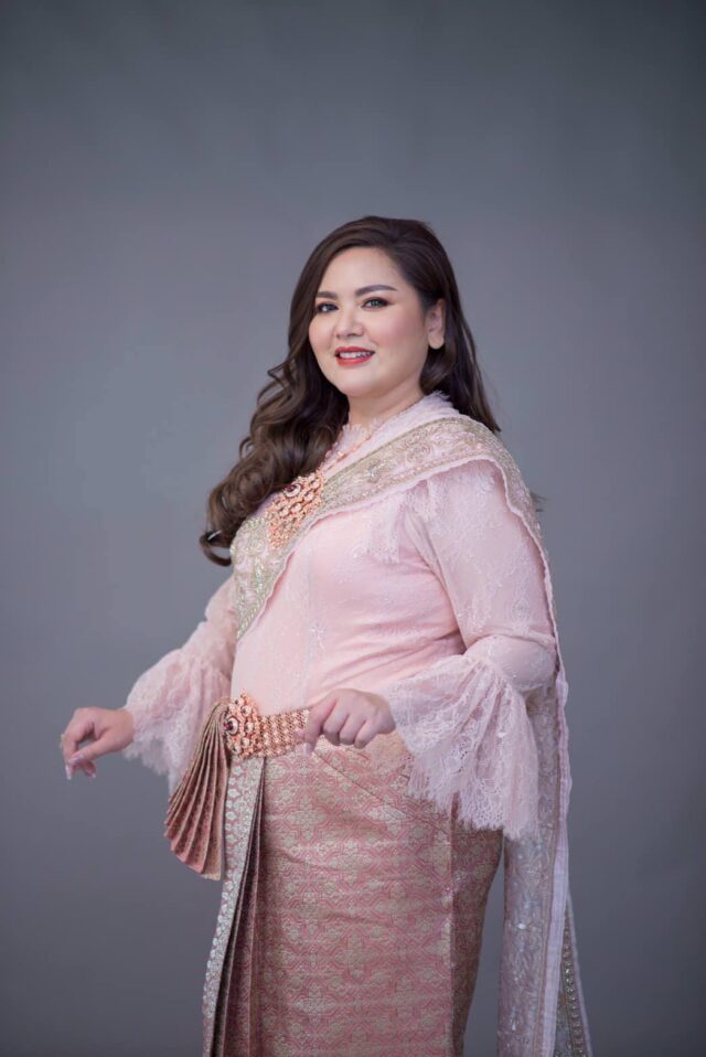 plussize by tata ร้านเช่าชุดราตรีคนอ้วน คนอวบ ขาย ตัด ชุดออกงานคนอ้วน ชุดราตรีไซส์ใหญ่ ชุดเดรสไปงานแต่งงานสาวอวบอ้วน