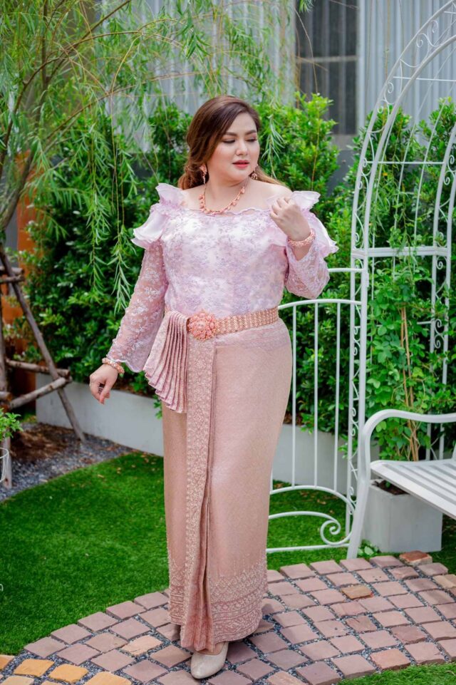 plussize by tata ร้านเช่าชุดราตรีคนอ้วน คนอวบ ขาย ตัด ชุดออกงานคนอ้วน ชุดราตรีไซส์ใหญ่ ชุดเดรสไปงานแต่งงานสาวอวบอ้วน