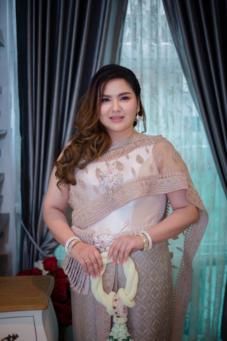 plussize by tata ร้านเช่าชุดราตรีคนอ้วน คนอวบ ขาย ตัด ชุดออกงานคนอ้วน ชุดราตรีไซส์ใหญ่ ชุดเดรสไปงานแต่งงานสาวอวบอ้วน