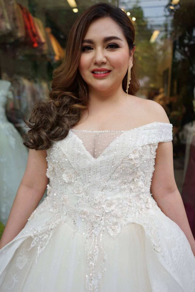 plussize by tata ร้านเช่าชุดราตรีคนอ้วน คนอวบ ขาย ตัด ชุดออกงานคนอ้วน ชุดราตรีไซส์ใหญ่ ชุดเดรสไปงานแต่งงานสาวอวบอ้วน