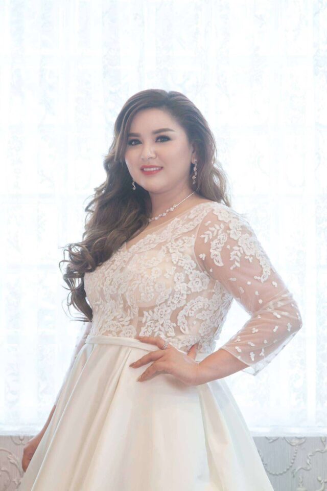 plussize by tata ร้านเช่าชุดราตรีคนอ้วน คนอวบ ขาย ตัด ชุดออกงานคนอ้วน ชุดราตรีไซส์ใหญ่ ชุดเดรสไปงานแต่งงานสาวอวบอ้วน