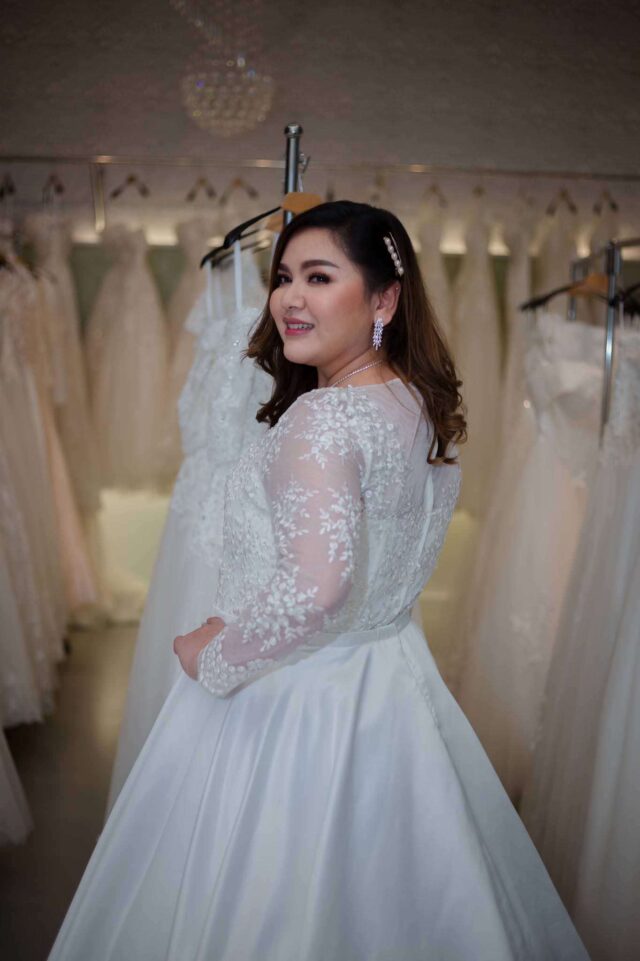 plussize by tata ร้านเช่าชุดราตรีคนอ้วน คนอวบ ขาย ตัด ชุดออกงานคนอ้วน ชุดราตรีไซส์ใหญ่ ชุดเดรสไปงานแต่งงานสาวอวบอ้วน